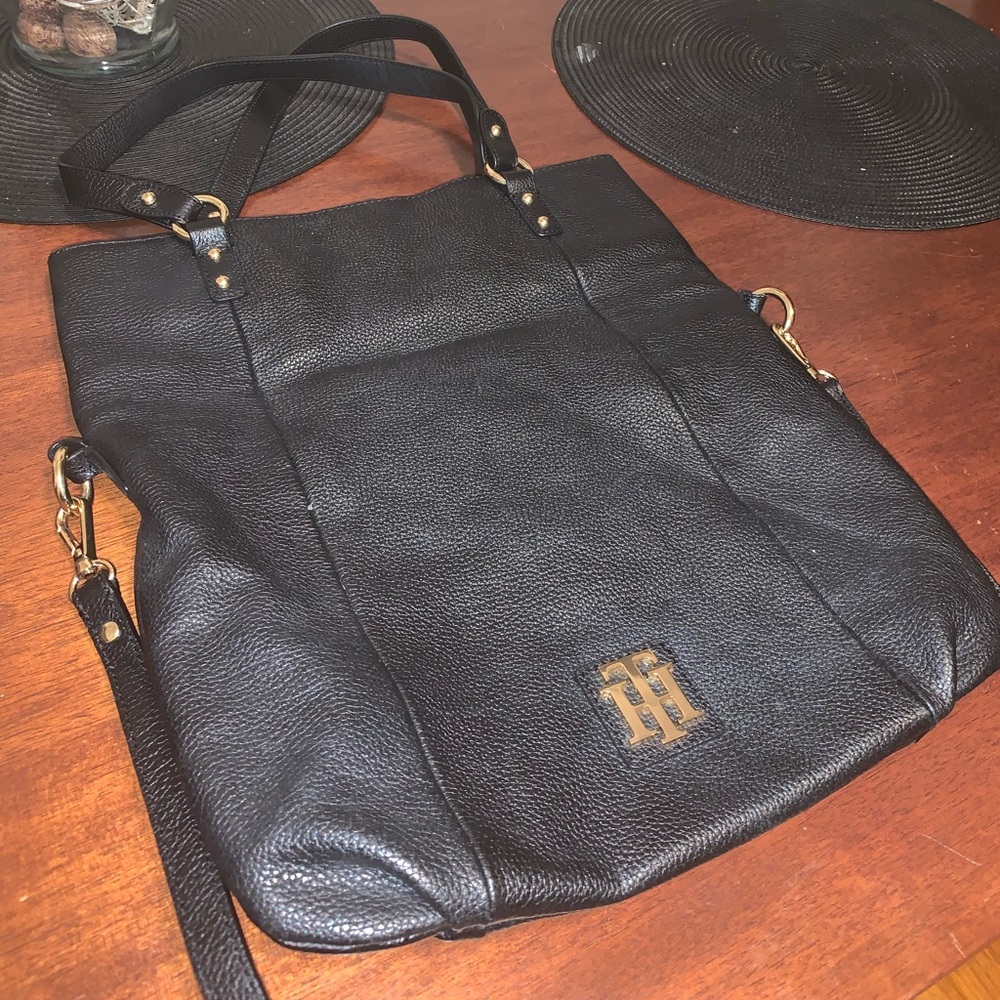 Black Tommy Hilfiger crossbody purse